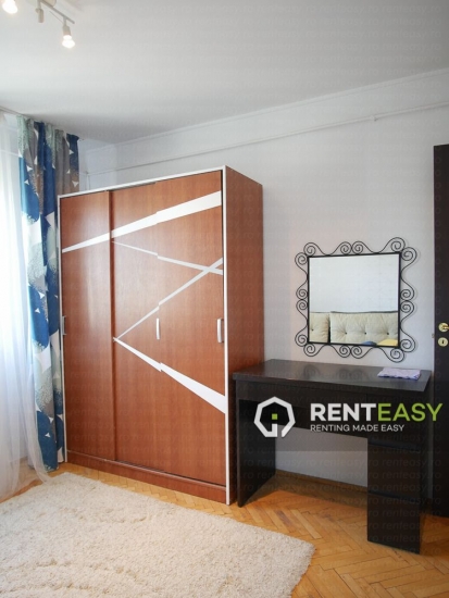 Apartament cu 2 camere de inchiriat in Centrul orasului langa Palas