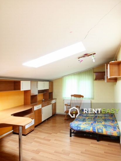 Vila cu 4 camere de inchiriat in zona Sfantul Andrei - Podul de Piatra