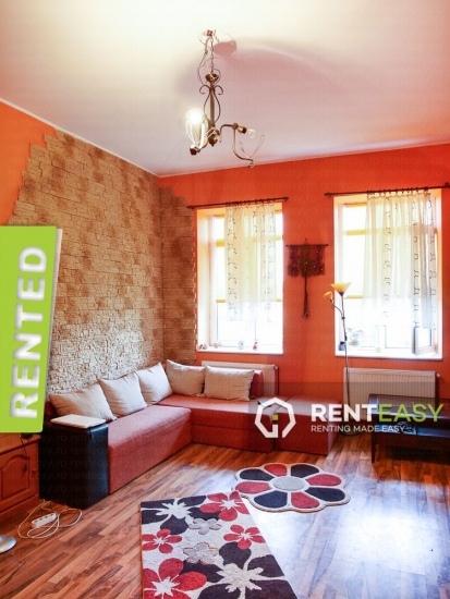 Apartament cu 2 camere si curte de inchiriat in Centru - Targu Cucu