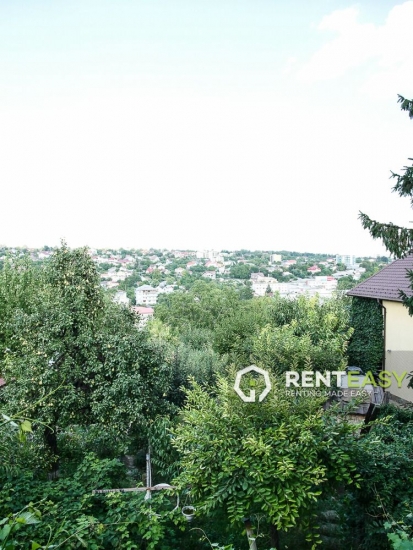 Apartament cu 2 camere si curte de inchiriat in Centru - Targu Cucu