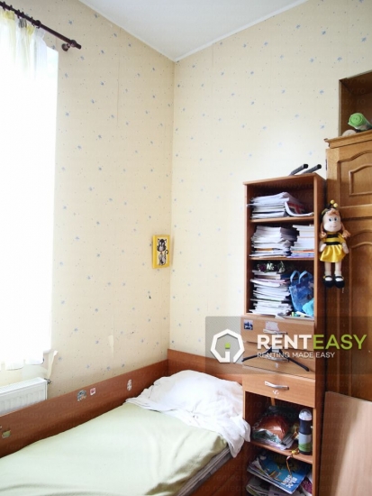 Apartament cu 2 camere si curte de inchiriat in Centru - Targu Cucu