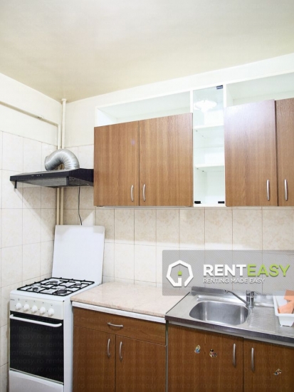 Apartament decomandat cu 3 camere de inchiriat in Hala Centrala