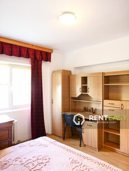 Apartament decomandat cu 3 camere de inchiriat in Hala Centrala