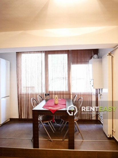 Apartament cu 3 camere de inchiriat langa Moldova Mall