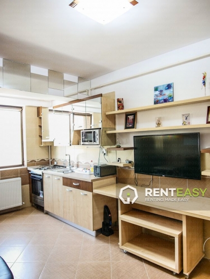 Bloc nou! Apartament cu 2 camere de inchiriat in Centru zona Palas