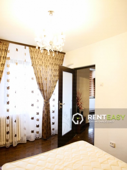 Apartament de lux cu 3 camere in zona Podu Ros de inchiriat