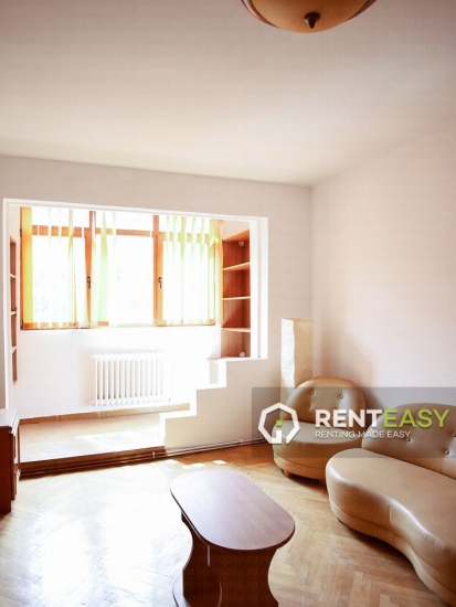 Apartament decomandat cu 3 camere de inchiriat in Tatarasi
