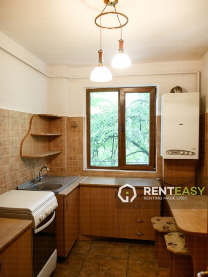 Apartament decomandat cu 3 camere de inchiriat in Tatarasi
