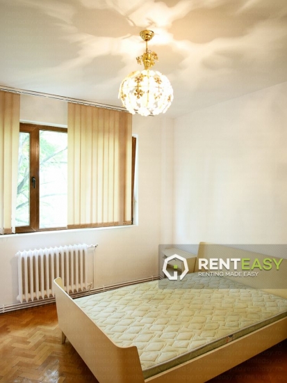 Apartament decomandat cu 3 camere de inchiriat in Tatarasi