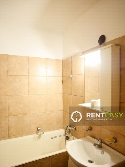 Apartament decomandat cu 3 camere de inchiriat in Tatarasi