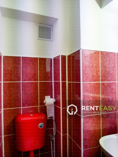 Apartament decomandat cu 3 camere de inchiriat in zona Hala Centrala