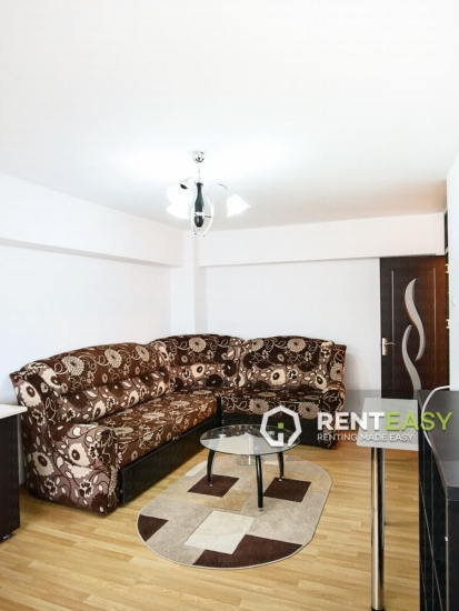 Apartament cu 3 camere pe Stefan cel Mare de inchiriat