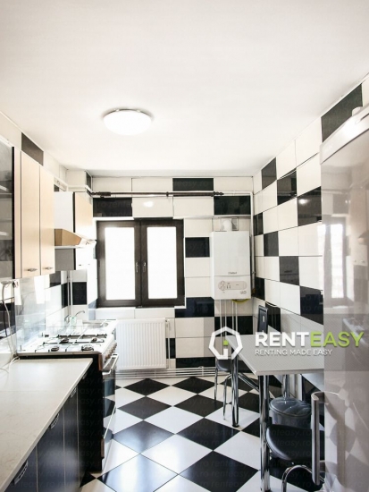 Apartament cu 3 camere pe Stefan cel Mare de inchiriat