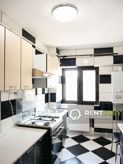 Apartament cu 3 camere pe Stefan cel Mare de inchiriat