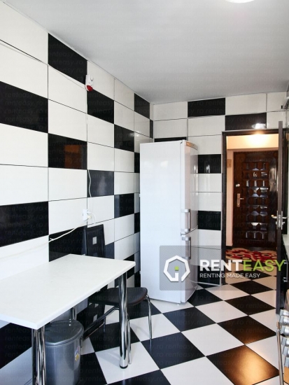 Apartament cu 3 camere pe Stefan cel Mare de inchiriat