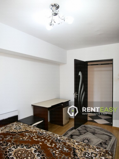 Apartament cu 3 camere pe Stefan cel Mare de inchiriat
