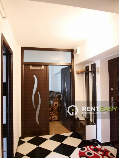 Apartament cu 3 camere pe Stefan cel Mare de inchiriat