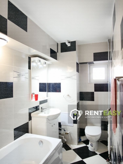 Apartament 3 camere decomandat de inchiriat in Centru - Stefan cel Mare