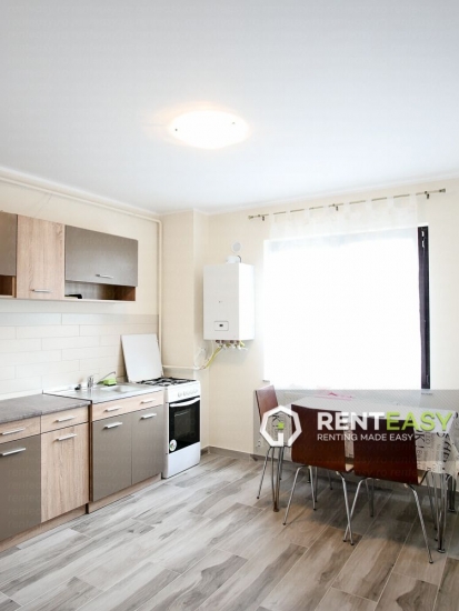 Apartament de lux cu 3 camere de inchiriat in Podul de Fier