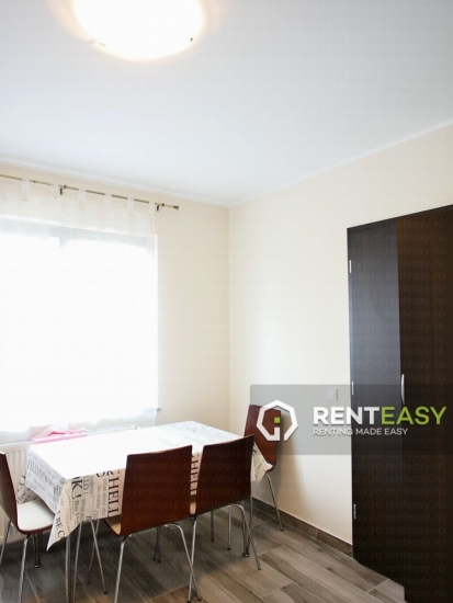 Apartament de lux cu 3 camere de inchiriat in Podul de Fier