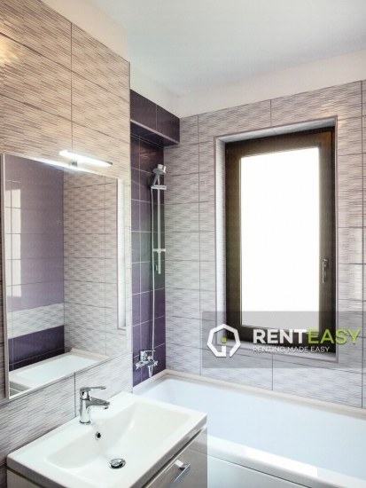 Apartament de lux cu 3 camere de inchiriat in Podul de Fier