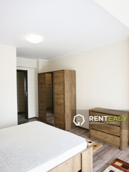 Apartament de lux cu 3 camere de inchiriat in Podul de Fier
