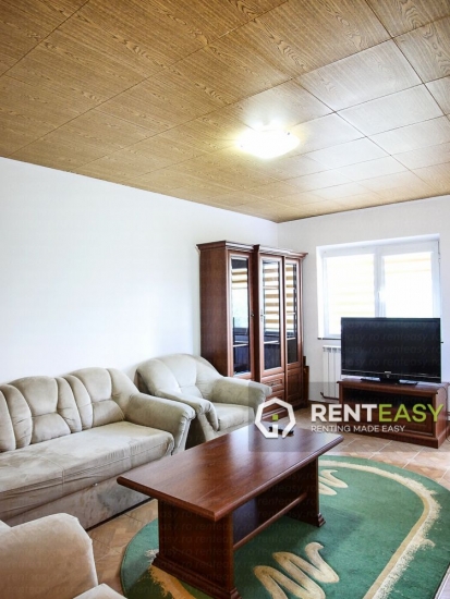 Apartament cu 3 camere in Podul de Fier de inchiriat