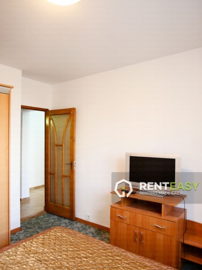 Apartament cu 3 camere in Podul de Fier de inchiriat