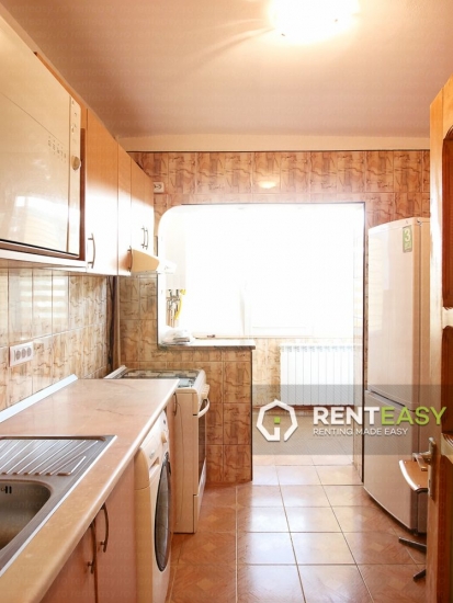 Apartament cu 3 camere in Podul de Fier de inchiriat