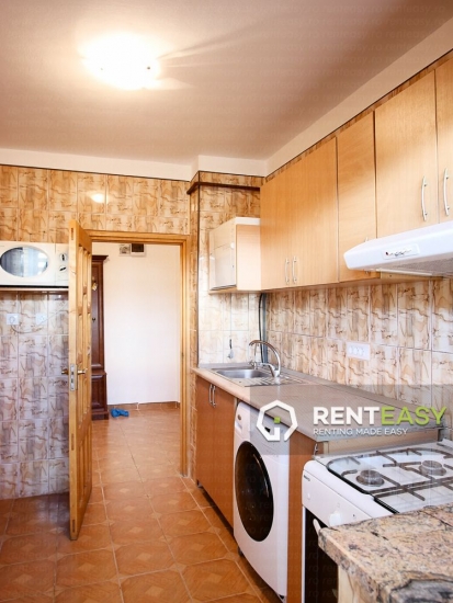 Apartament cu 3 camere in Podul de Fier de inchiriat