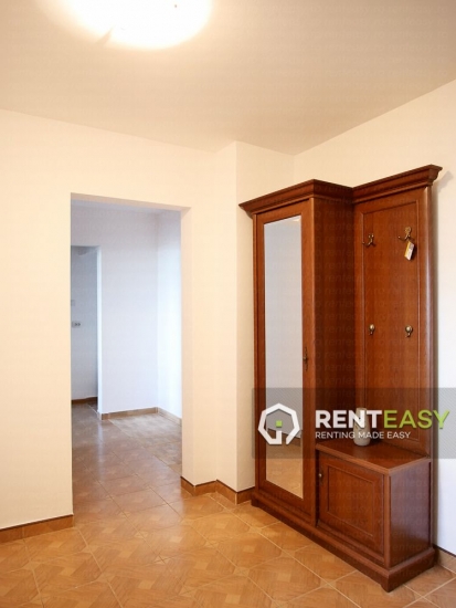 Apartament cu 3 camere in Podul de Fier de inchiriat