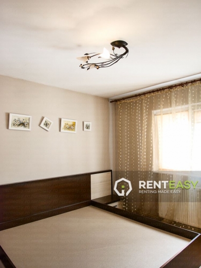 Apartament decomandat 4 camere de inchiriat in zona Palas
