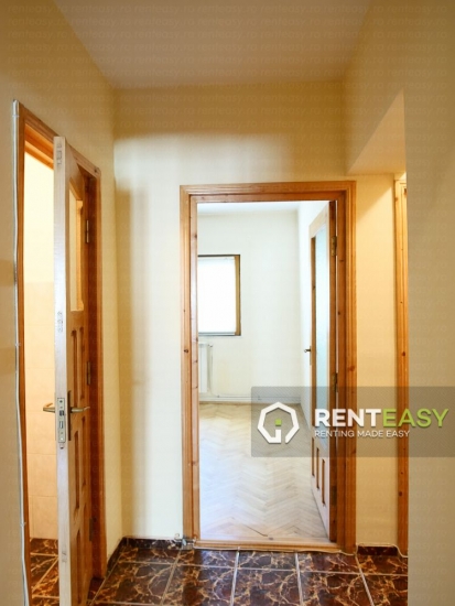 Apartament cu 3 camere in Targu Cucu de inchiriat