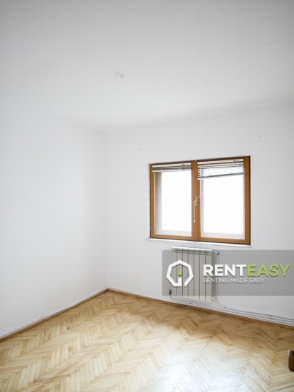 Apartament cu 3 camere in Targu Cucu de inchiriat
