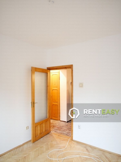 Apartament cu 3 camere in Targu Cucu de inchiriat