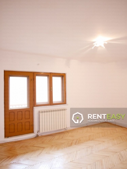 Apartament cu 3 camere in Targu Cucu de inchiriat