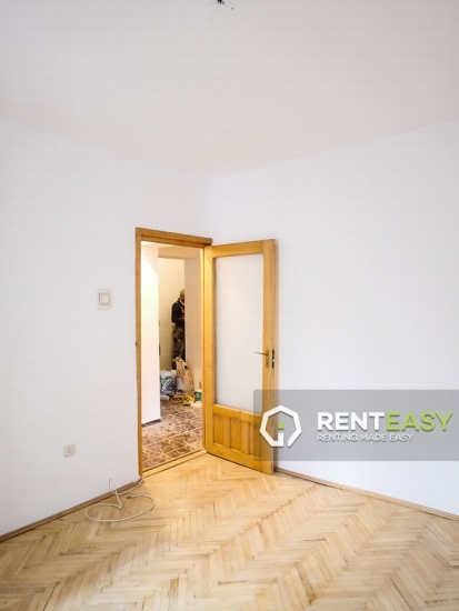 Apartament cu 3 camere in Targu Cucu de inchiriat