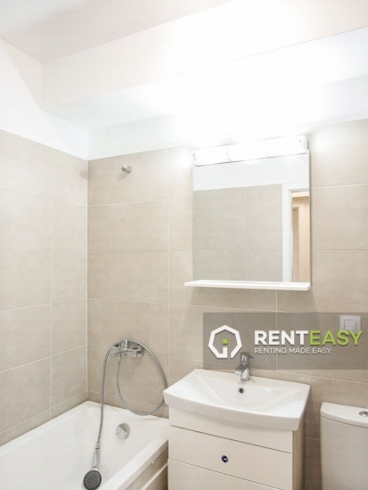 Apartament de lux cu 3 camere de inchiriat pe Stefan cel Mare