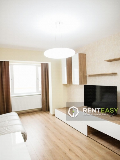 Apartament de lux cu 3 camere de inchiriat pe Stefan cel Mare