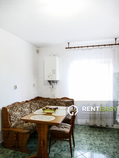 Apartament cu 3 camere in Tg Cucu de inchiriat