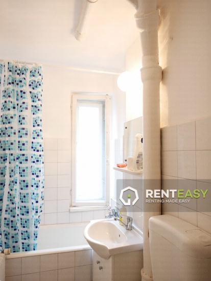 Apartament 3 camere pe Stefan cel Mare de inchiriat