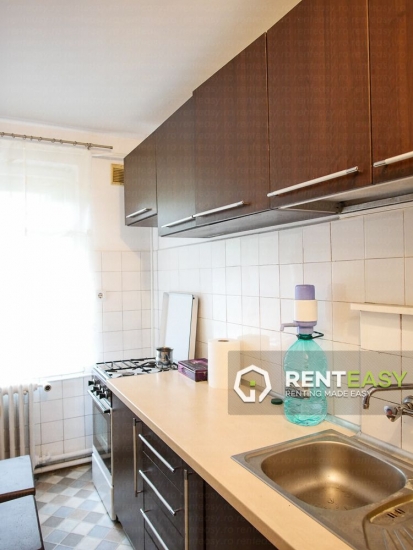 Apartament 3 camere pe Stefan cel Mare de inchiriat