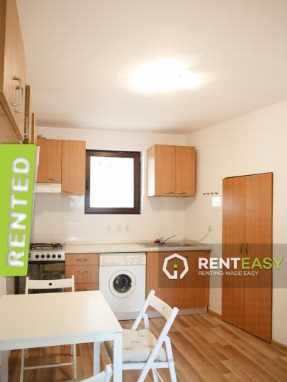 Vila cu 3 camere de inchiriat in zona Arcu