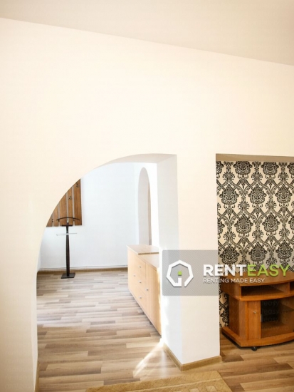 Vila cu 3 camere de inchiriat in zona Arcu