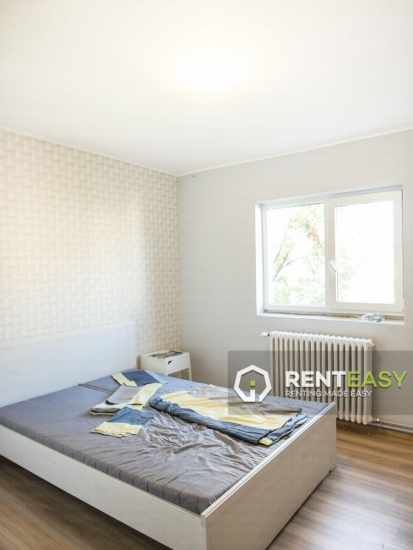 Apartament cu 3 camere in Podul de Fier