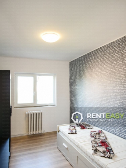 Apartament cu 3 camere in Podul de Fier