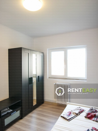 Apartament cu 3 camere in Podul de Fier