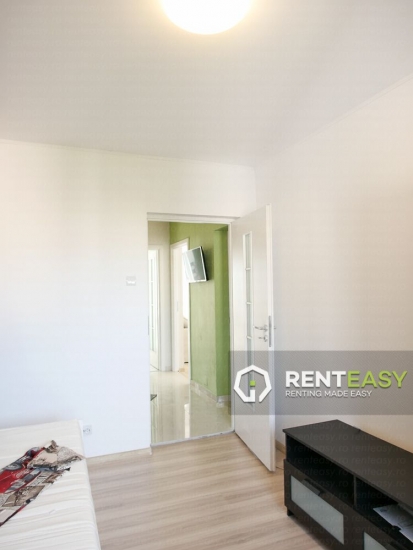 Apartament cu 3 camere in Podul de Fier