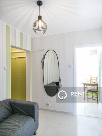 Apartament cu 3 camere in Podul de Fier