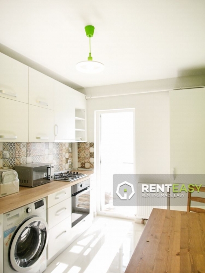 Apartament cu 3 camere in Podul de Fier